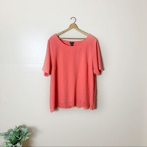 [Torrid] Coral Short Sleeve Eyelit Pattern Hem Blouse